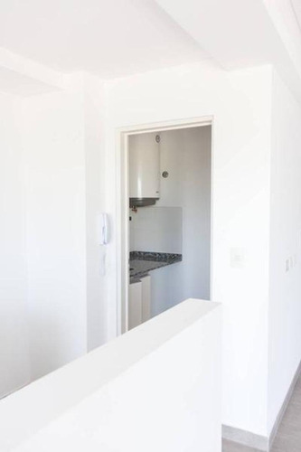 Imagen 10 de 20 de En Venta. Moderno 3 Amb De 81m2 Toilette, Cocina Separada