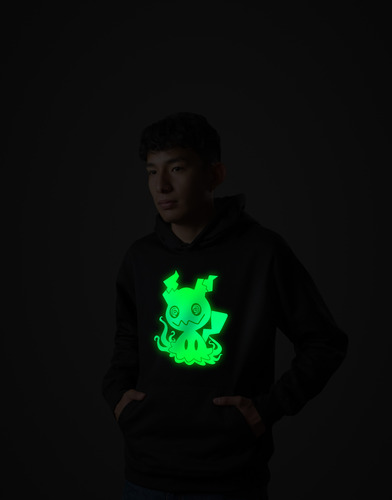 Sudadera Brilla En La Obscuridad Mimikyu Pokemon Negra S/n