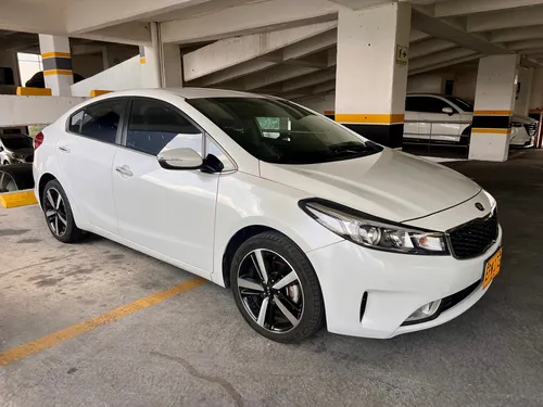 Kia CERATO PRO 1.6l Zenith At