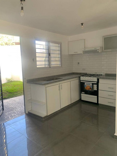 Imagen 4 de 9 de Venta Duplex 4 Amb. Ituzaingo Norte - Bruselas Esq Paysandu