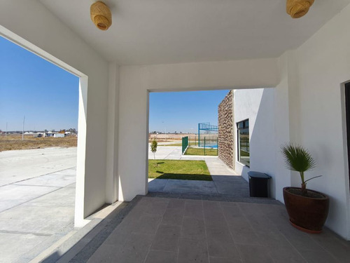Terreno En Venta En San Miguel De Allende Fraccionamiento Con Casa Club
