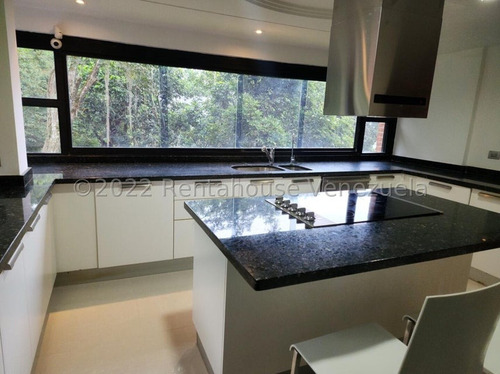 Cómoda Y Esplendida Casa En Venta Ubicada En Oripoto 23-15865
