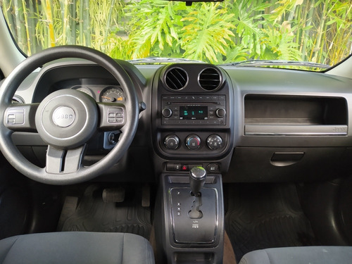 Imagen 10 de 15 de Jeep Patriot 2014 2.4 Sport Cvt
