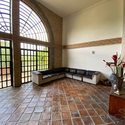 Casa En Venta - Urb. Prados Del Este
