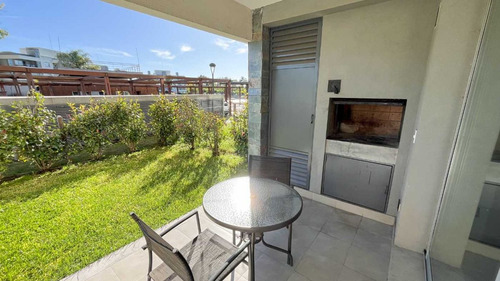 Departamento En Lagoon Pilar Con Cochera Y Jardin