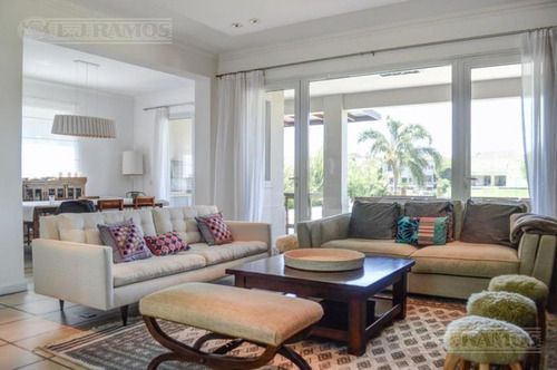 Casa A La Laguna Central Con 3 Dormitorios En Venta En Santa Barbara