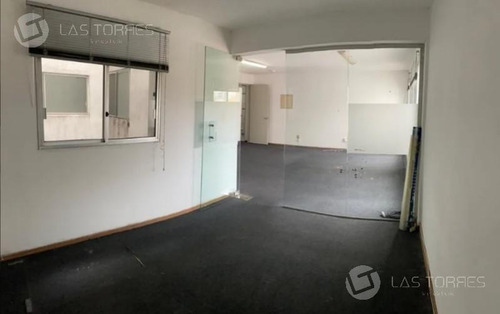 Apartamento - Centro Vivienda U Oficina, Porteria 24hs, A 1 De 18, Gc: Aprox 3.500$