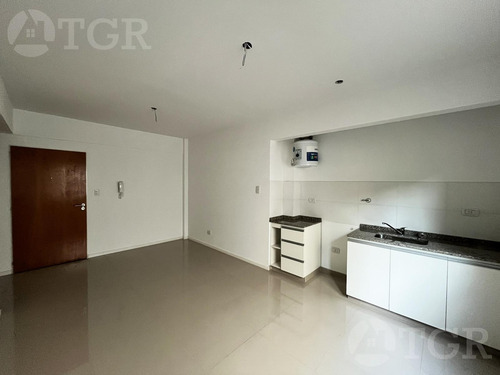 Venta Departamento 2 Ambientes Con Cochera Apto Credito En V. Luzuriaga
