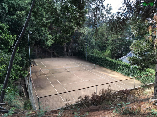 Casa En Venta De 5 Dorm. En Vichuquén