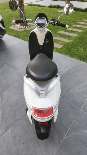 Imagen 11 de 15 de Moto Electrica Sunra Grace / Litio / 4500 Km / Scooter