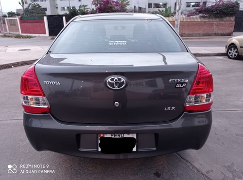 Imagen 3 de 5 de Alquiler De Auto Toyota Etios