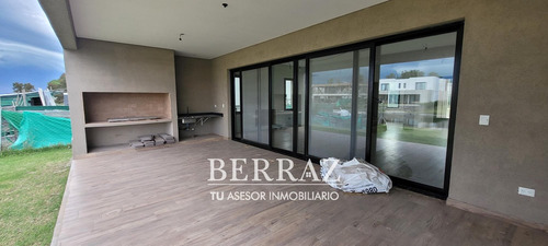 Casa Venta 6 Ambientes En Laguna Grande Villanueva Lote De 650 M2