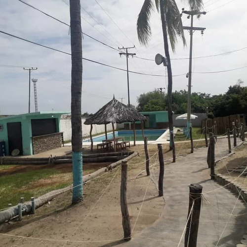 Imagen 24 de 26 de Leal Pérez Vende Bomba De Gasolina En Puerto Cabello