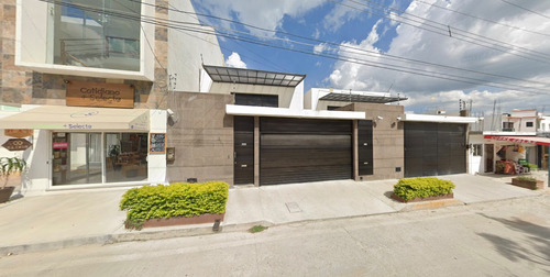 Casa En Venta De Dos Niveles, Ubicada En La Colonia La Gloria, Tuxtla Gutierrez