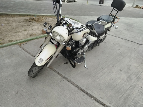 Motocicleta Yamaha Xvs 1300cc Midnight Color Blanco