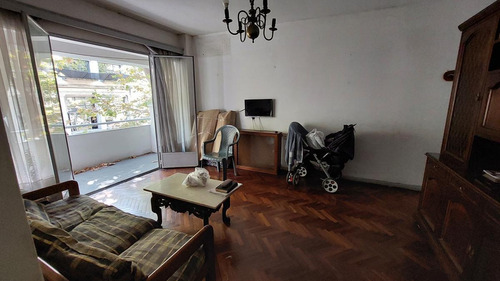 Imagen 2 de 11 de Venta De Apartamento De 2 Dormitorios En Centro De Montevideo