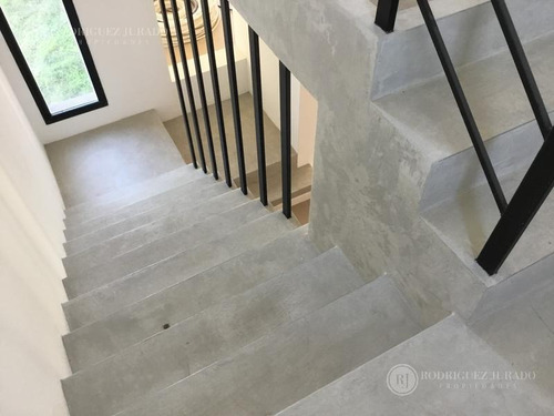 Imagen 9 de 30 de Casa A La Laguna De Excelentes Terminaciones - El Canton
