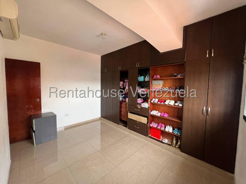 César Bullones Vende Espectacular Apartamento En Del Este, Lara 25-20832
