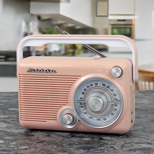 Studebaker Sb2002rg Radio Am/fm Portátil Con Conector Para Auriculares Y Conector Auxiliar (oro Rosa/blanco)