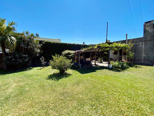 Imagen 15 de 23 de Casa, Venta- 4 Bv- Gran Terreno-centro Reconquista