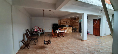 Imagem 2 de 15 de Casa - Padrão, Para Venda Em Joinville/sc - V572