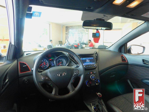 Imagem 6 de 10 de Hyundai Hb20 R Spec 1.6 Flex 16v Aut.