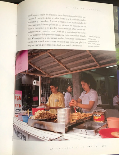 Michoacán A La Mesa González L Y Blanco Cocina Michoacana (Usado)