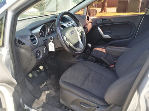 Ford Fiesta Kinetic Design Titanium 2013 Gris Manual