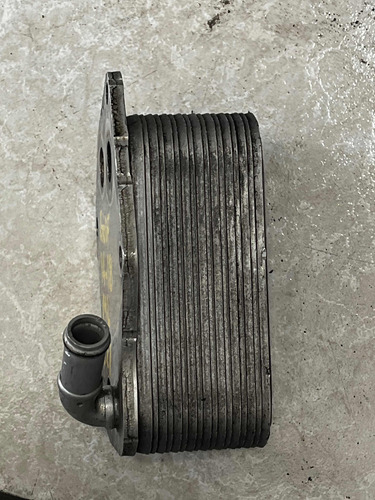 Radiador De Aceite Volswagen Golf 14-18 07k-117-021c Ml827 (Usado)
