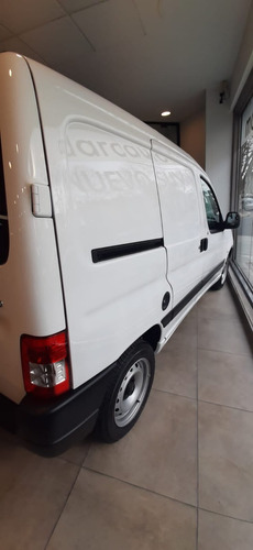 Imagen 4 de 25 de Citroen Berlingo Furgón Nafta 0km - Darc Citroen Autos