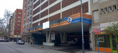 Imagen 4 de 12 de Cochera En Venta - Zona Centro - Edificio Namuncurá