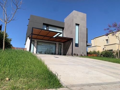 Casa En Venta 4 Amb. A Estrenar En Barrio Privado Ceibos -puertos Del Lago