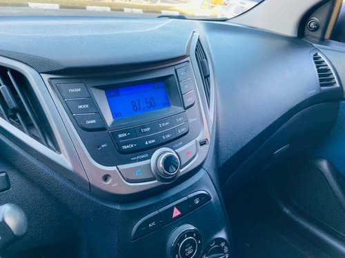 Imagem 12 de 15 de Hyundai Hb20 1.6 Comfort Plus 16v Flex 4p Manual