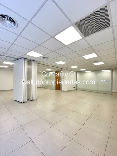 Imagen 8 de 17 de Arriendo Remodelada Y Luminosa Oficina, Metro Los Leones