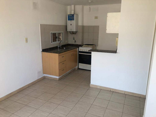Imagen 4 de 9 de Departamento En Venta De 1 Dormitorio En B° Cofico