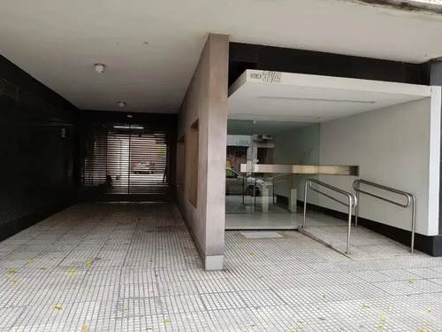 Impecable Monoambiente + Balcón Muy Luminoso