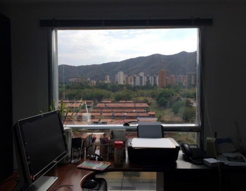 Imagen 1 de 8 de Gabriela Figuera Vende Oficina En Naguanaguana En El Cristal Foof-081