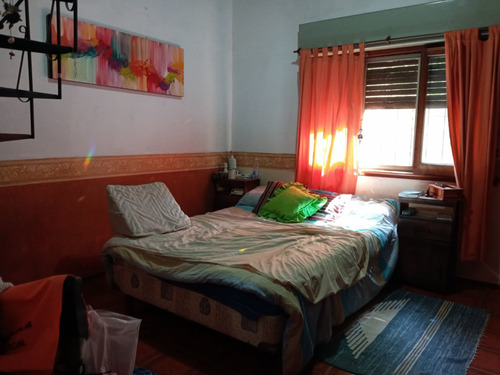 Imagen 6 de 24 de Casa Venta En Block 4 Ambientes A Reciclar Castelar Oportunidad