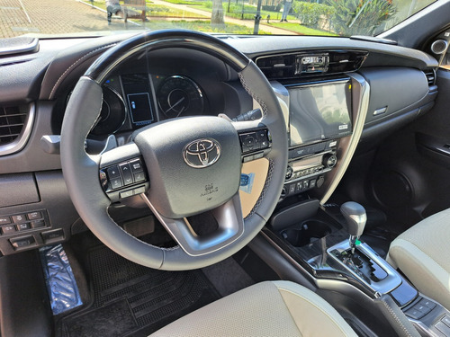 Toyota SW4 2.8 D-4D Turbo Diesel Diamond 7 Lugares 4x4