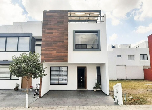 Casa En Venta Con 3 Habitaciones En Cumbres Residencial