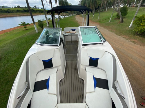 Lancha Triton Yachts 250 Open - 2018
