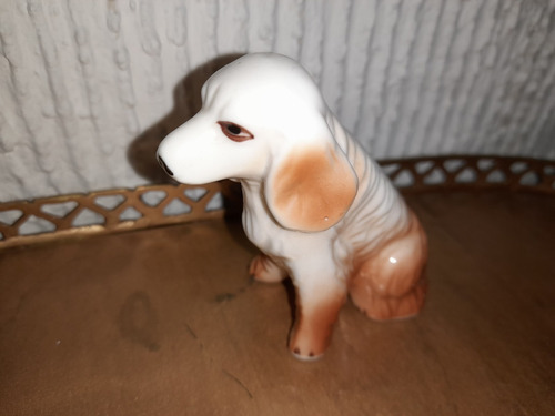 Figura De Perro En Porcelana (escultura)