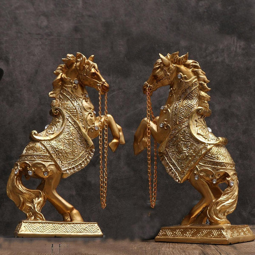 Estatua De Caballo De Pie, Decoración De Hacia La Derecha