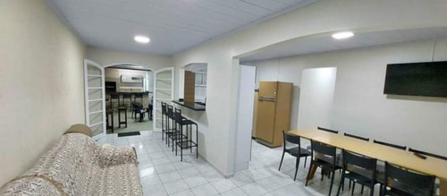 Casa Com Piscina Em Guaratuba, Litoral Paranaense.