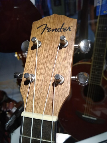 Fender Pihaeu Ukelele Soprano Caoba 095-5652-021 Piha'eu