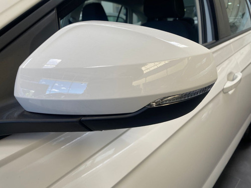 Imagen 8 de 19 de Volkswagen Virtus Comfortline Mec 2023 Unica Unidad