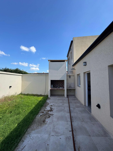 Dúplex En Venta En Luján, G.b.a. Zona Oeste, Argentina (apto Credito)