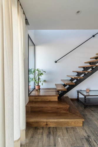 Venta Casa Diseño, Barrio Laderas, Chacras De Coria