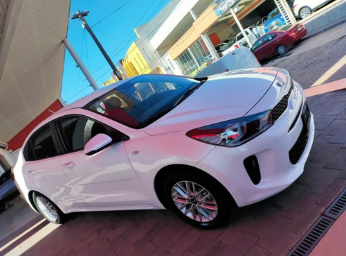 Imagen 3 de 14 de Kia Rio Xl 2018