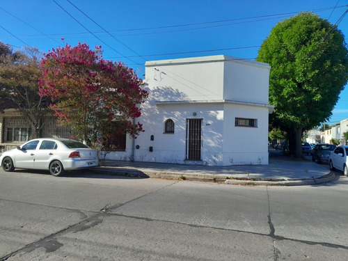 En Venta. Casa De Dos Ambientes, Barrio Don Bosco